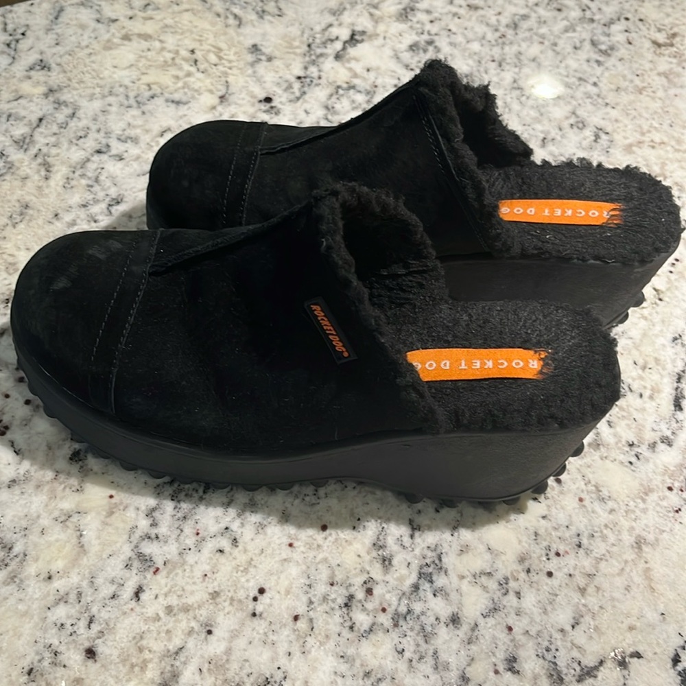 Rocket Dog Fran Clogs w/ sherpa lining